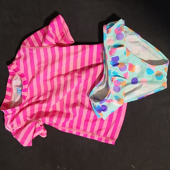 4 - 2T bathing suits - Picture 3 of 6